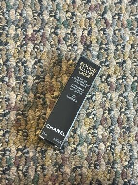 Brand new Chanel Ultrawear Shine Liquid Lip Colour-72 ICONIQUE